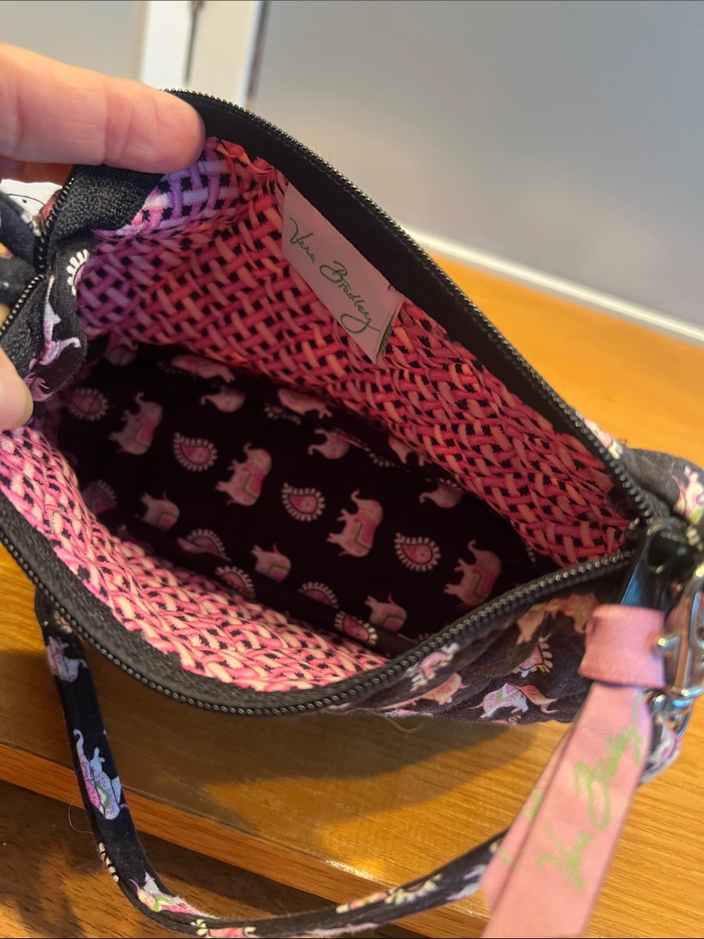VERA BRADLEY Amy Small Cross Body PINK ELEPHANTS Rare, Retired - Picture 4 of 7